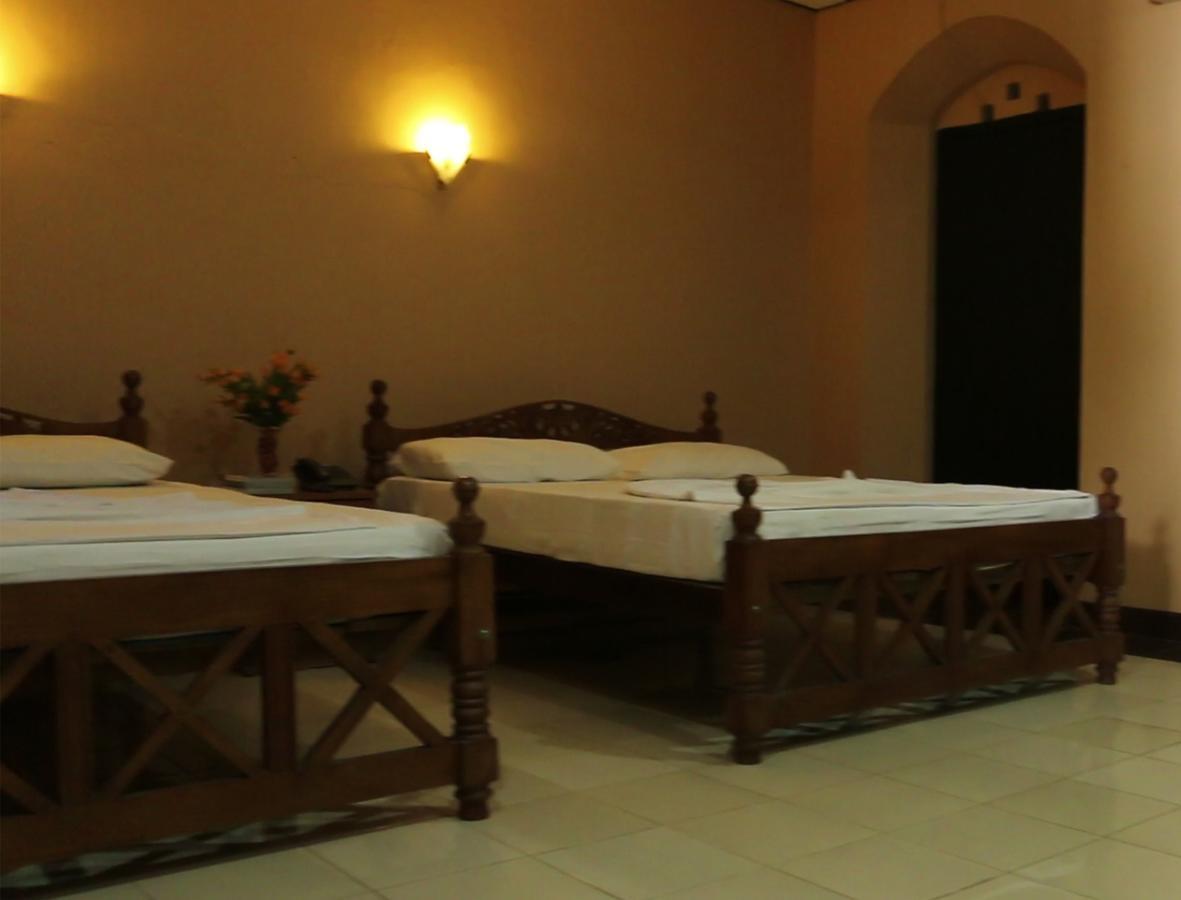 Ratnapura Rest House Hotel Екстериор снимка
