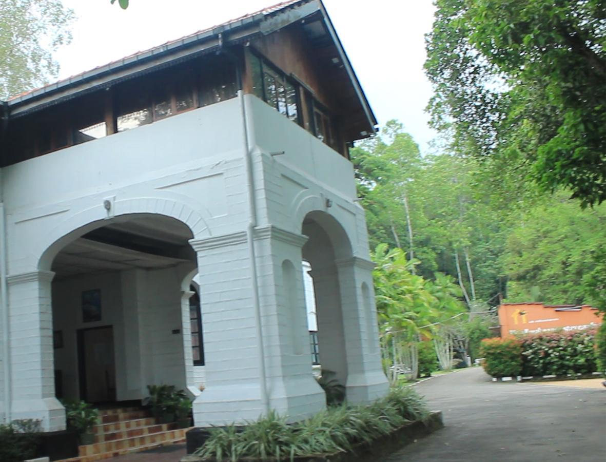 Ratnapura Rest House Hotel Екстериор снимка