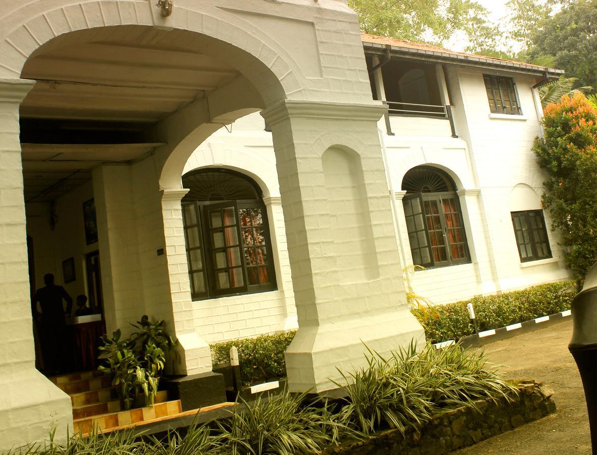 Ratnapura Rest House Hotel Екстериор снимка